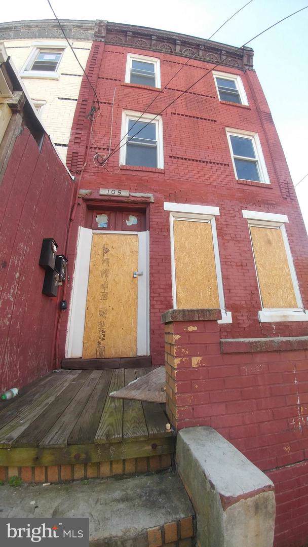 105 Walnut Avenue - Photo 1