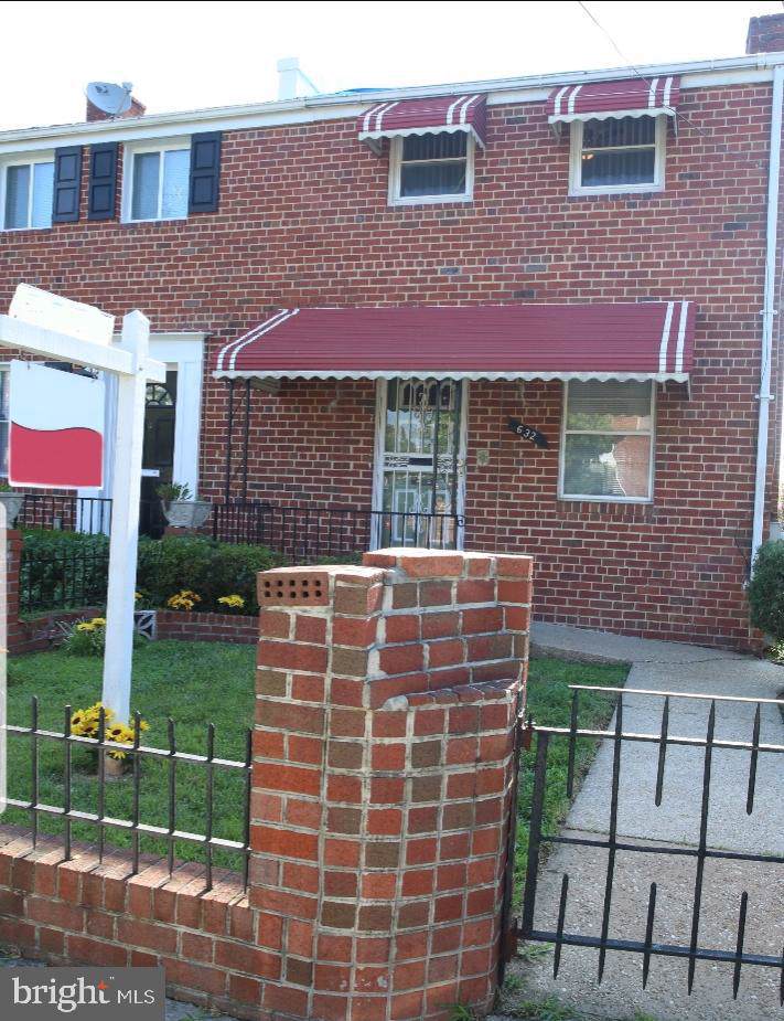 632 Chaplin Street - Photo 1