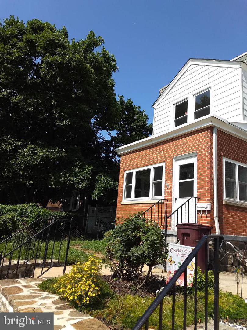 1127 Broom Street - Photo 1