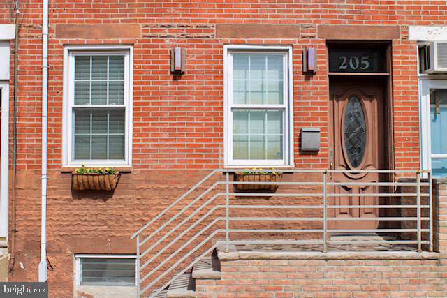 205 Mcclellan Street - Photo 1
