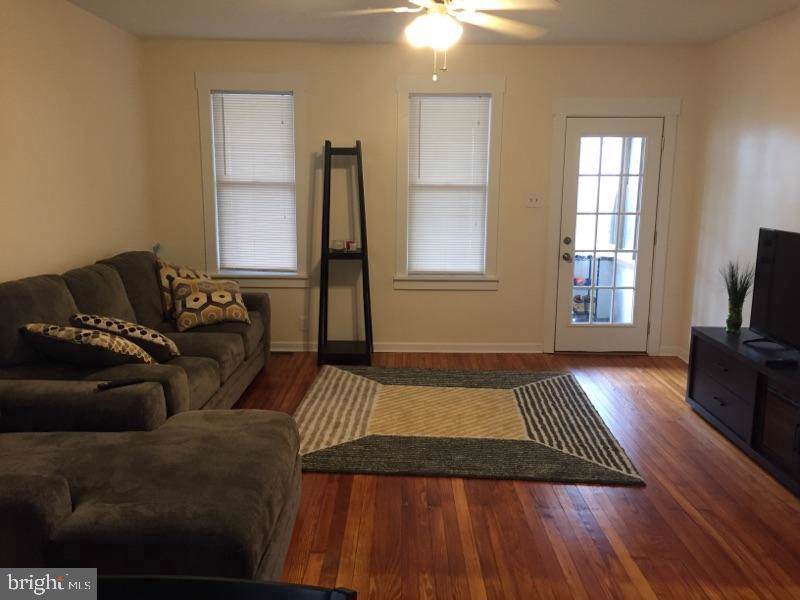 737 Hunter Street - Photo 1