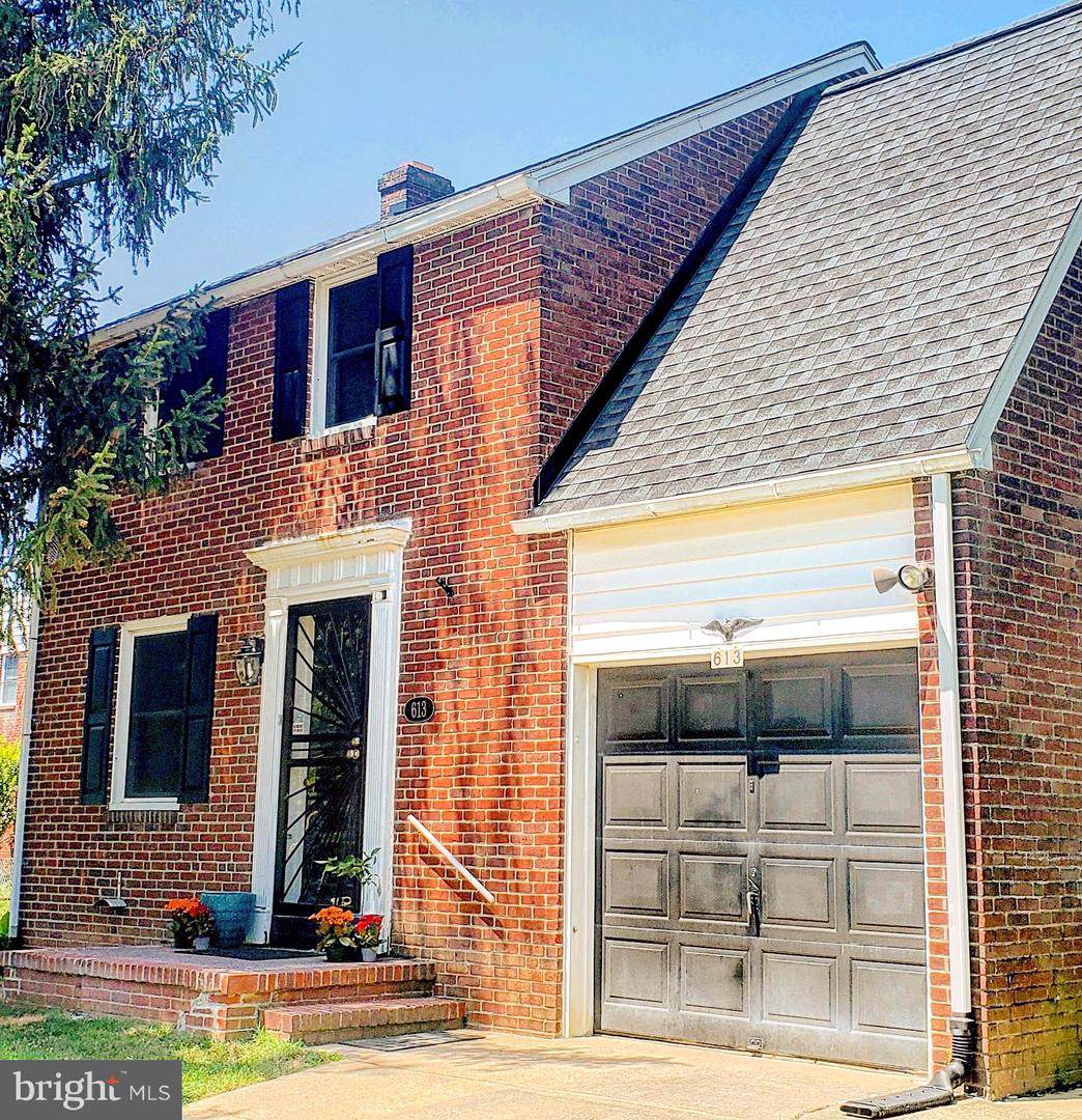 613 Tyrone Avenue - Photo 1