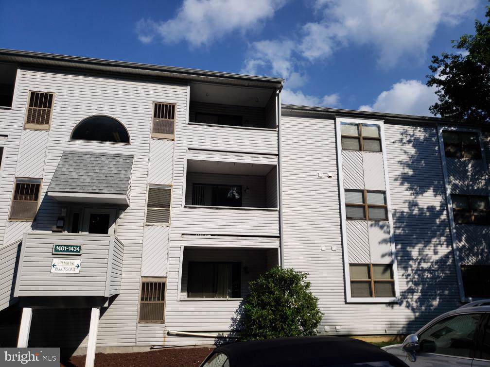 1421 Governor Circle - Photo 1