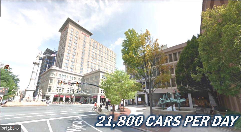 28 Penn Square - Photo 1