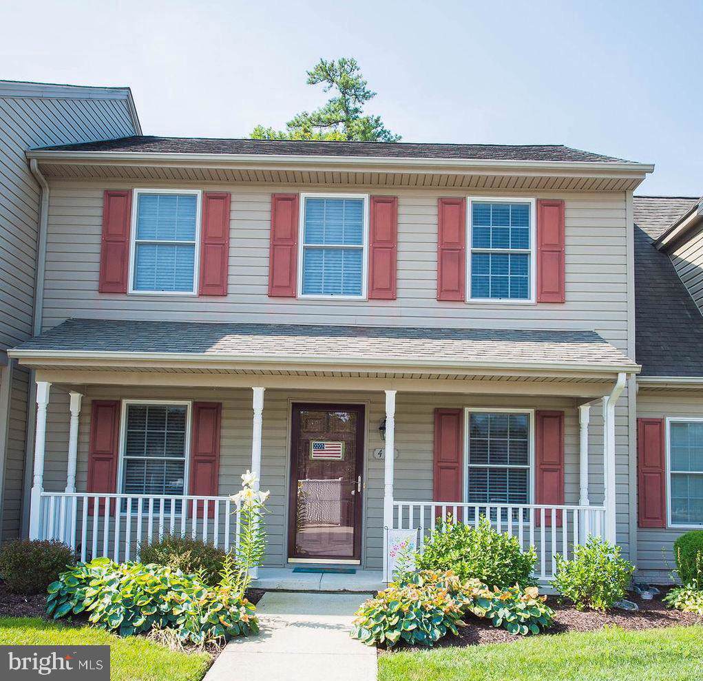 416 Lindenhurst Court - Photo 1