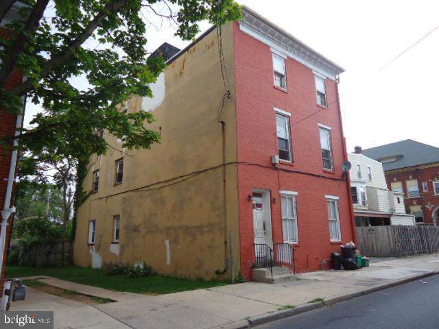 205 Jefferson Avenue - Photo 1