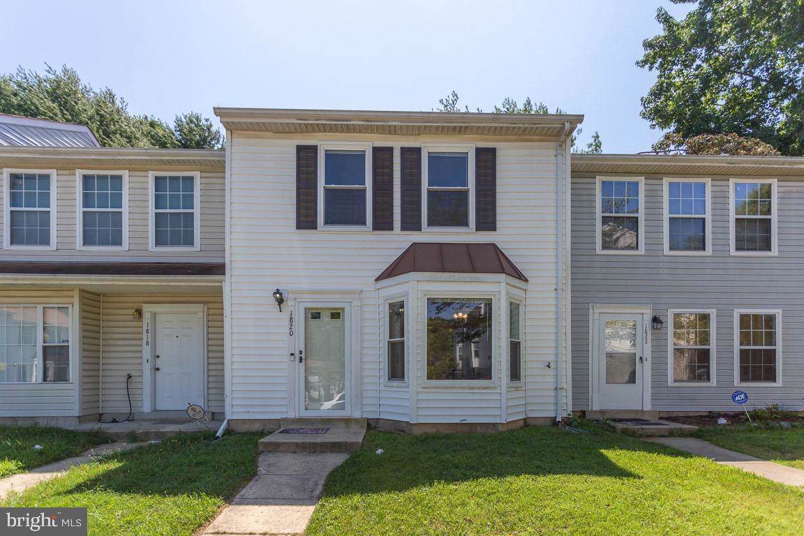 1820 Tulip Avenue - Photo 1