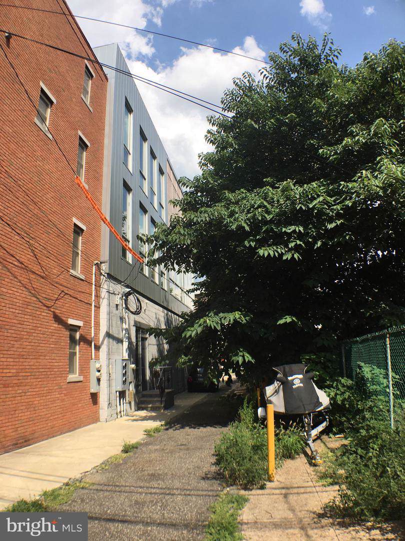 111-17 Earp Street - Photo 1