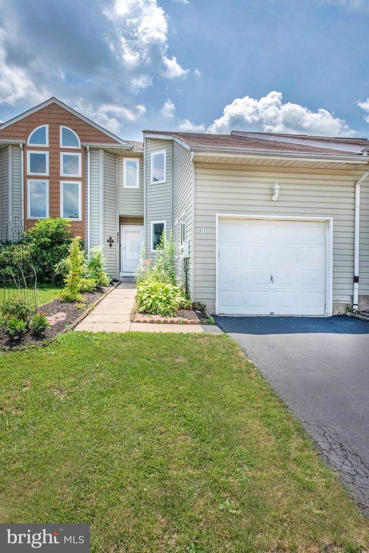 311 Chickory Way - Photo 1