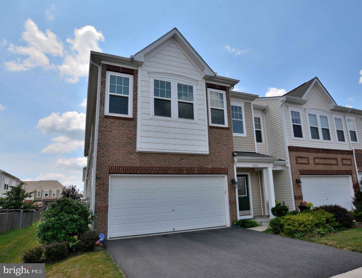 41935 Stoneyford Terrace - Photo 1
