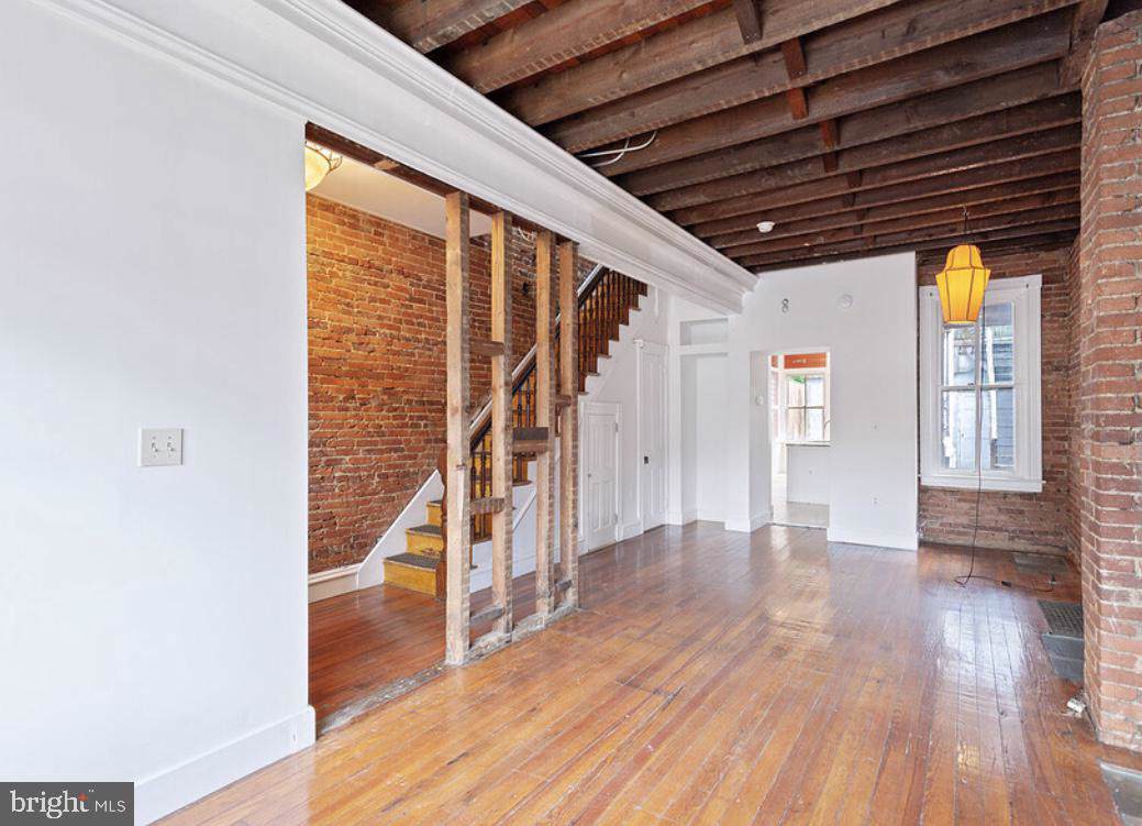 734 Columbia Avenue - Photo 1