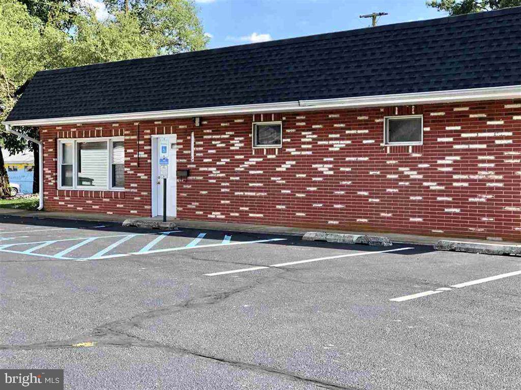 810 Woodlawn Avenue - Photo 1