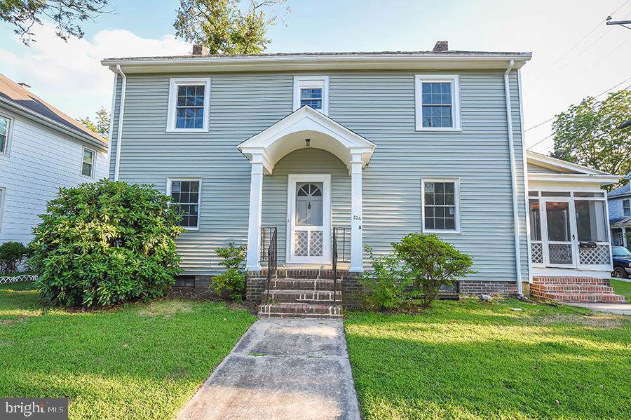 234 North Boulevard - Photo 1