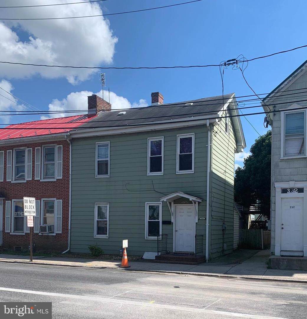 394 Queen Street - Photo 1