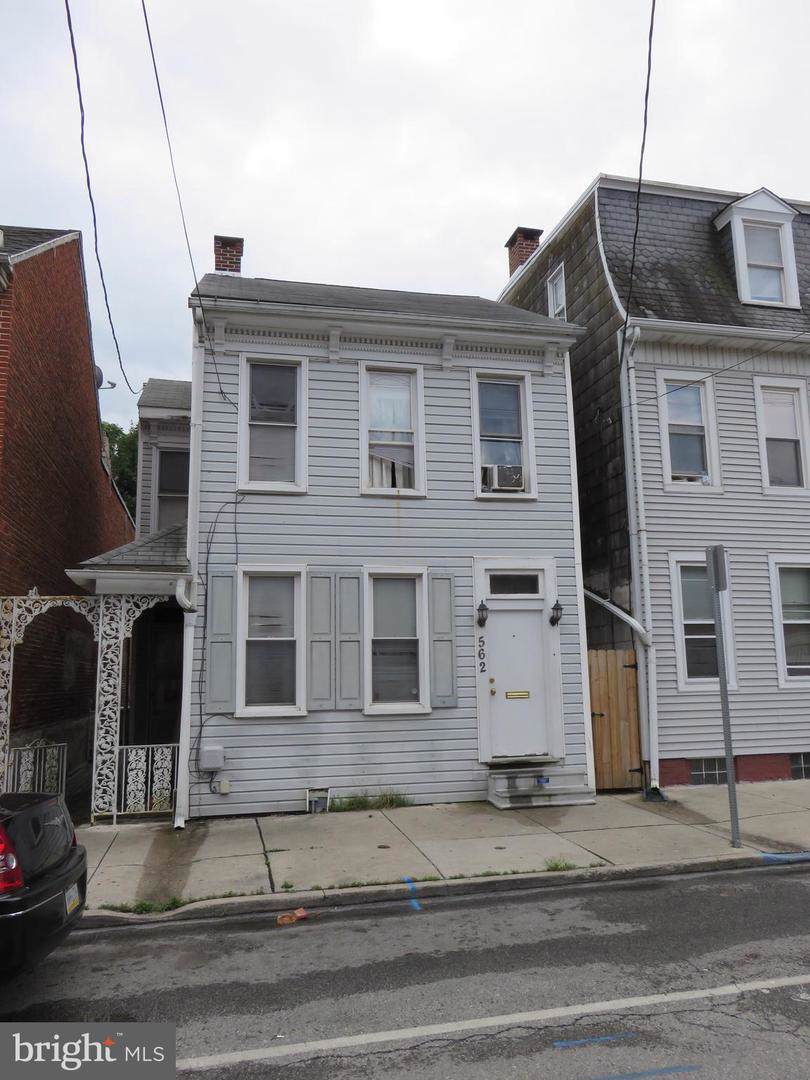 562 King Street - Photo 1