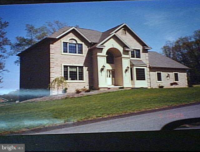 203 Sunset Circle - Photo 1