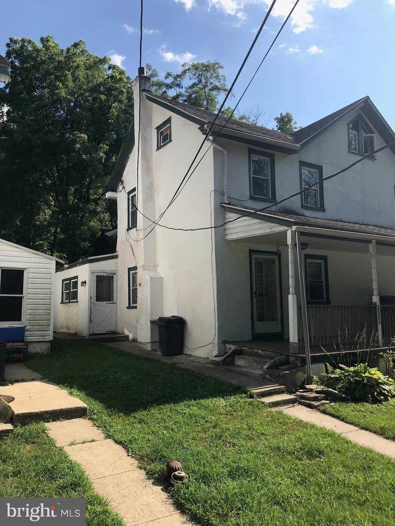 1025 Manor Road - Photo 1