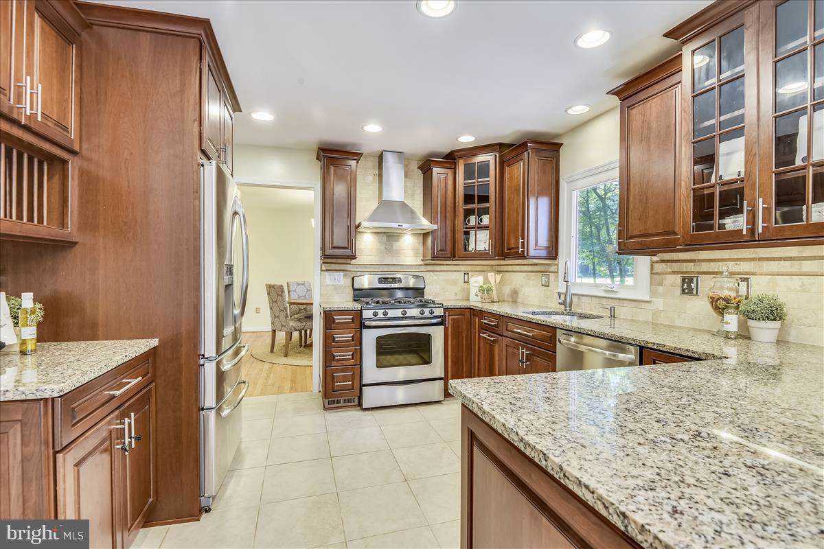 5105 Summit Drive - Photo 1