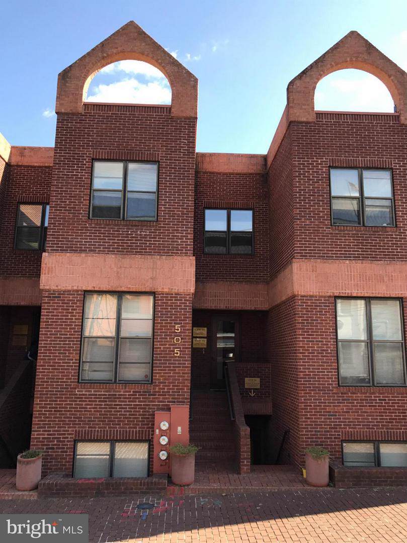 505 Capitol Court - Photo 1