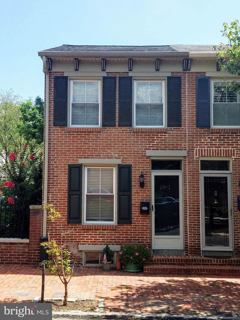 1911 Lovering Avenue - Photo 1