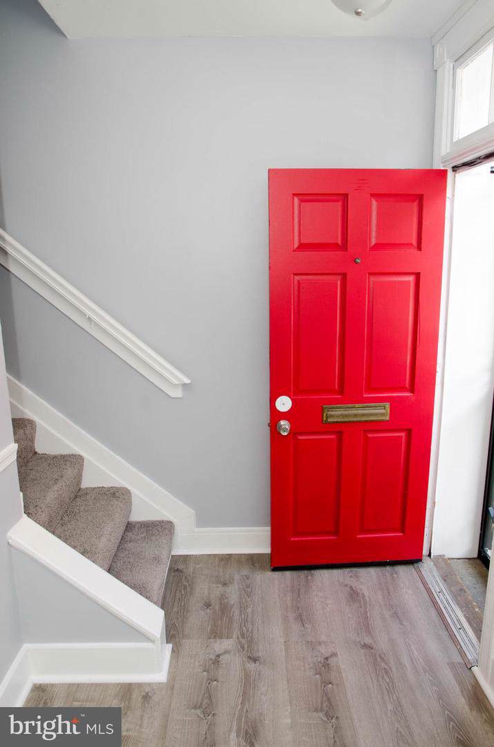 1527 Fairmount Avenue - Photo 1