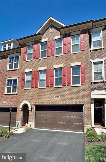42562 Mantua Square - Photo 1