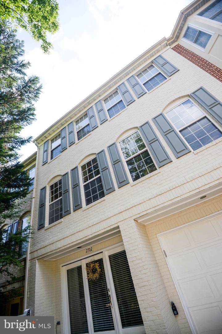 2702 Chanbourne Way - Photo 1