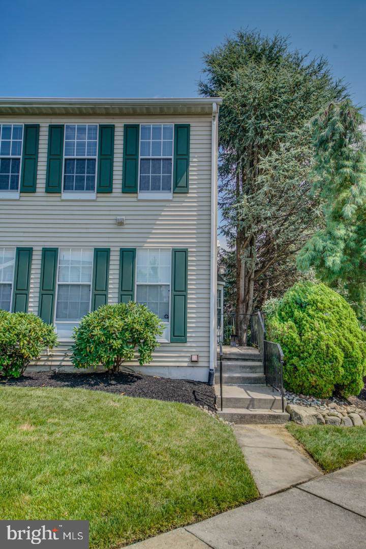87 Pebble Lane - Photo 1