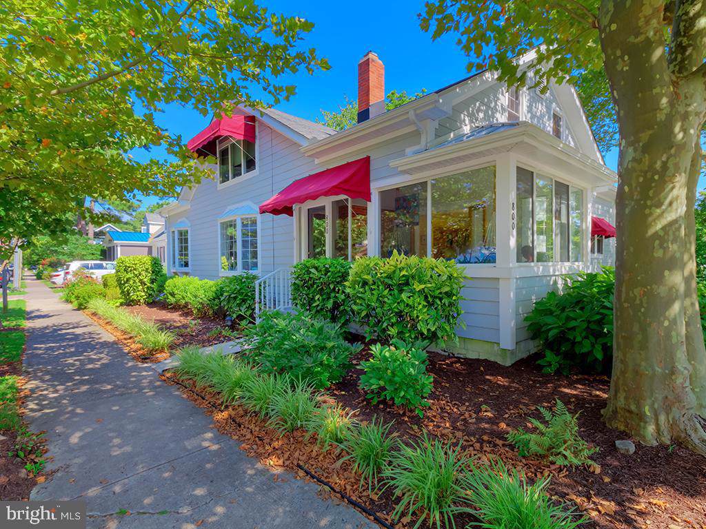 800 Bayard Avenue - Photo 1