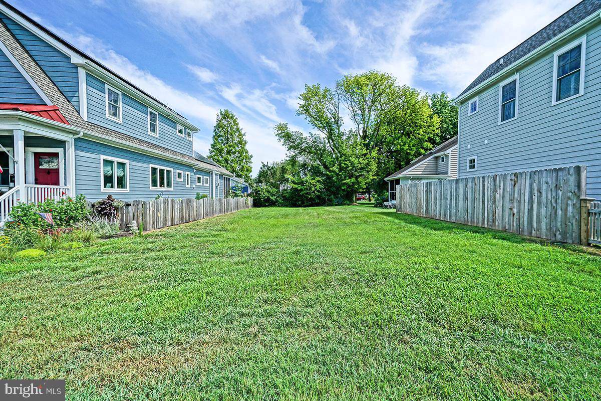 425 Paynter Avenue - Photo 1