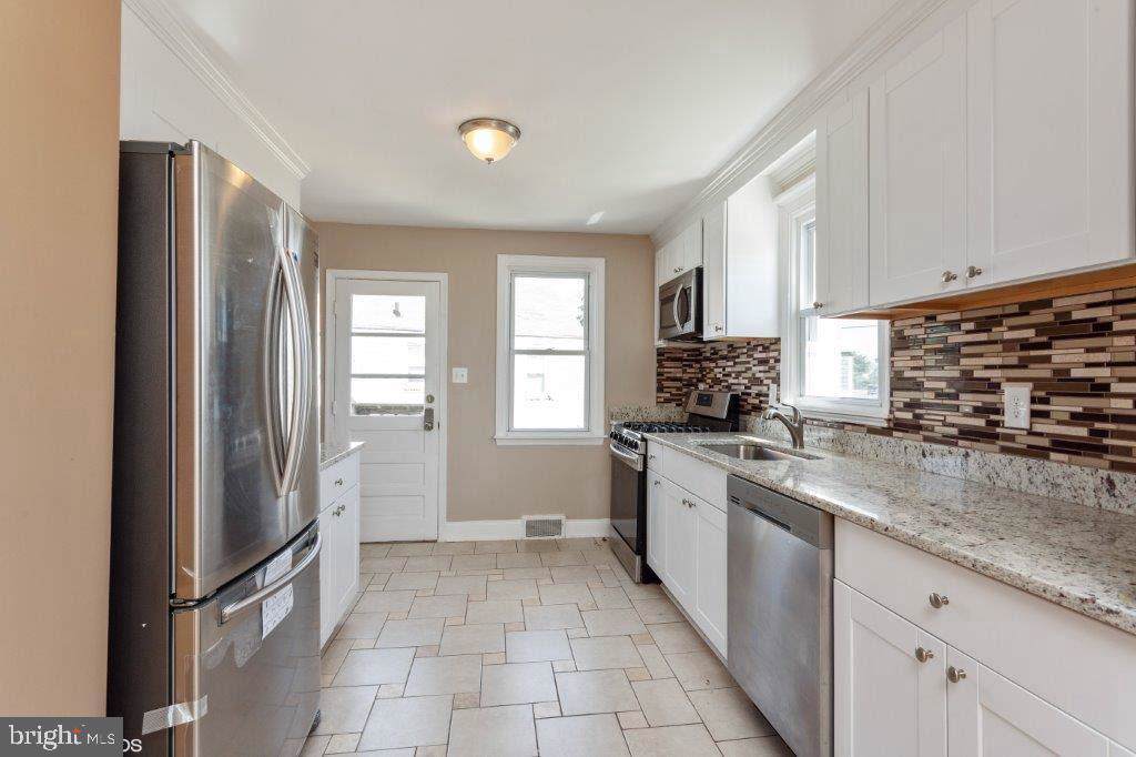 83 Delmar Circle - Photo 1