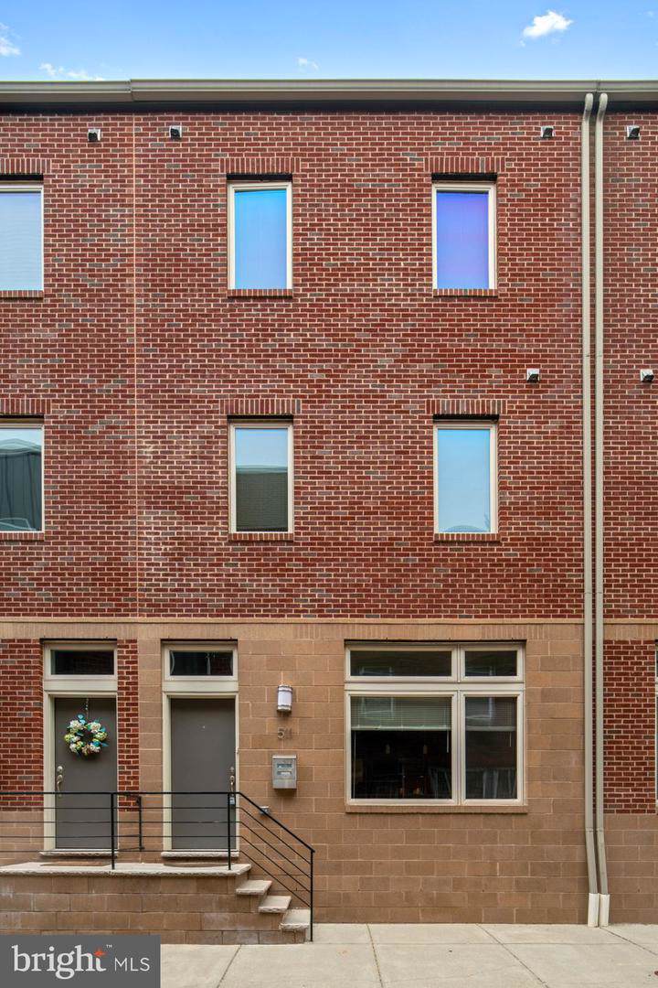 511 Montrose Street - Photo 1