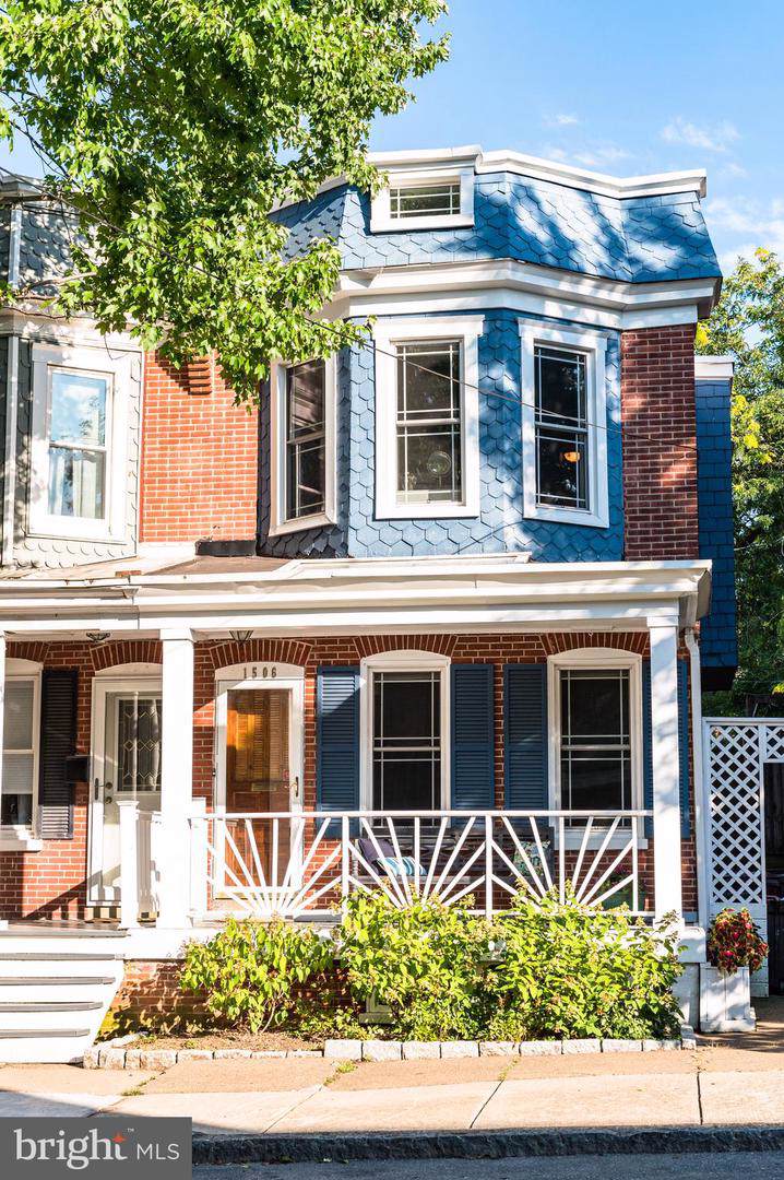 1506 Clayton Street - Photo 1
