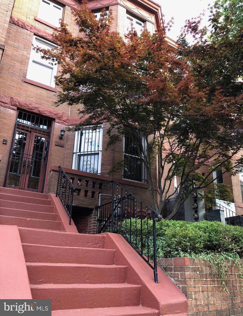 1466 Chapin Street - Photo 1