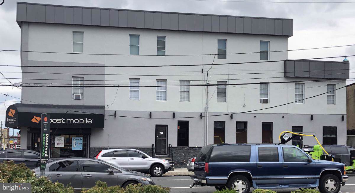 190 Lehigh Avenue - Photo 1