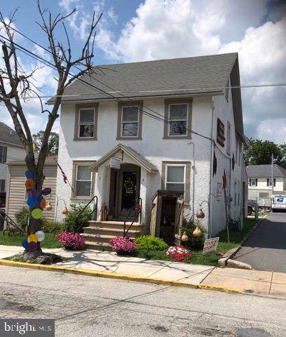 209 Locust Street - Photo 1