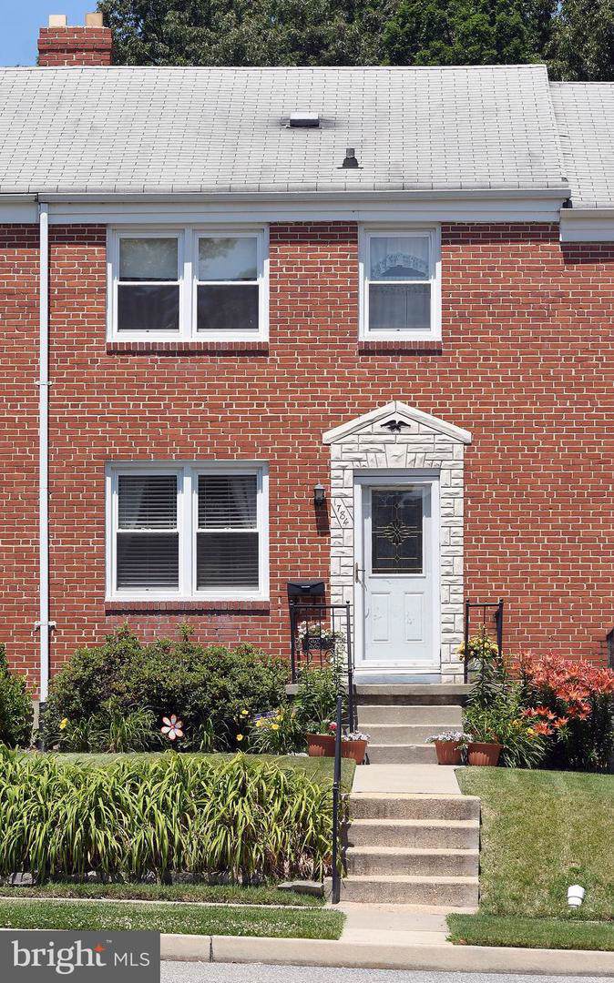 1784 Weston Avenue - Photo 1
