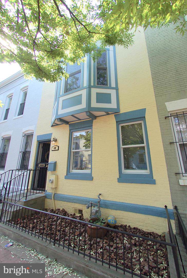 60 Bates Street - Photo 1