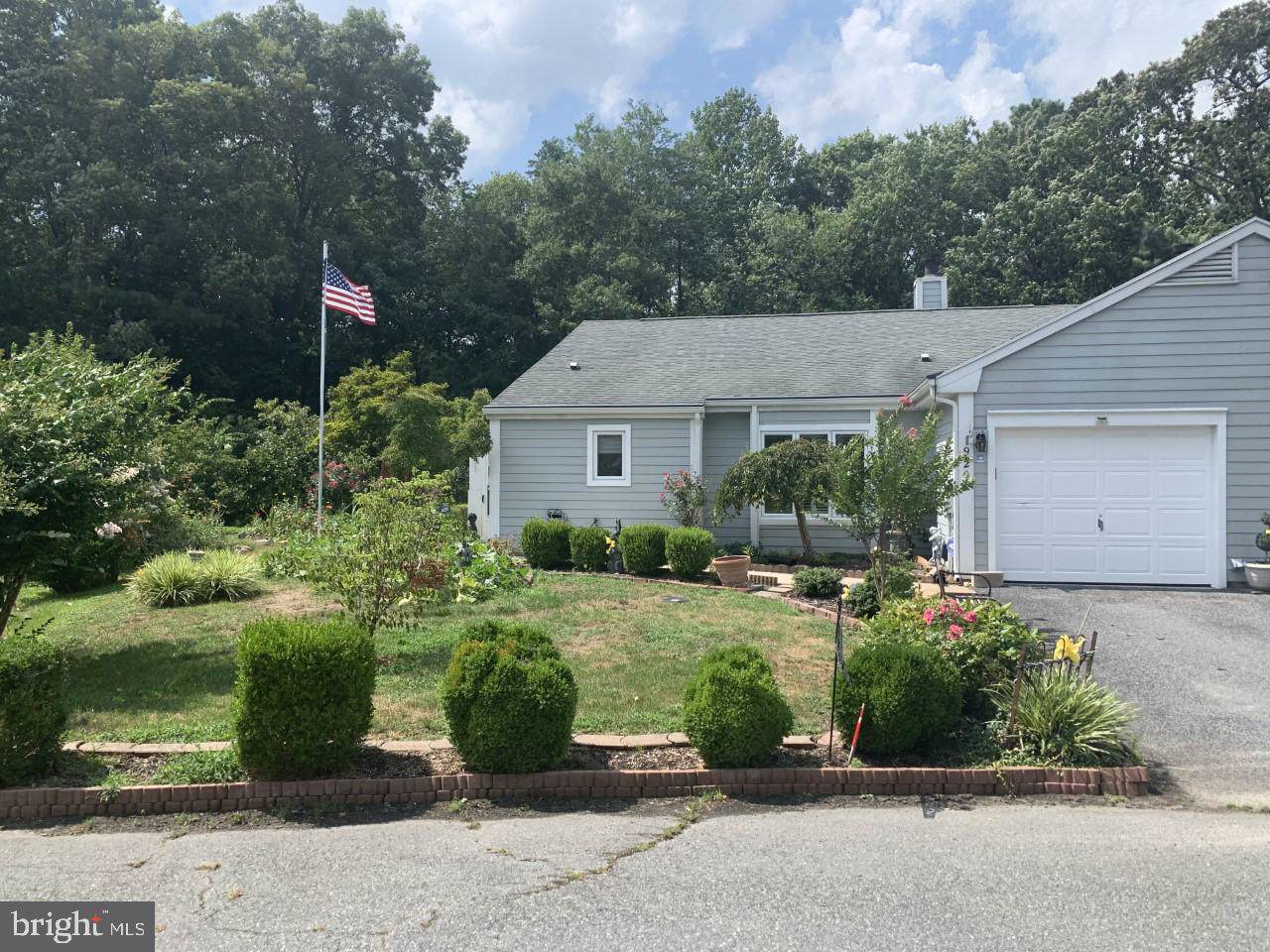 920 James Court - Photo 1