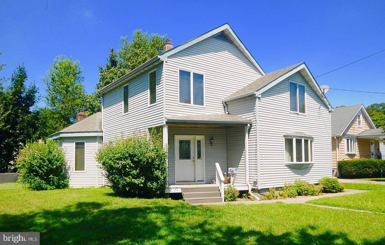 1073 Wallace Avenue - Photo 1