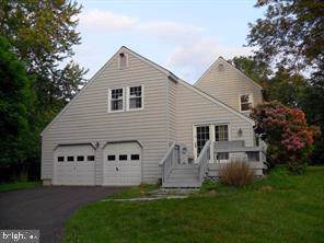 520 Saybrooke Lane - Photo 1