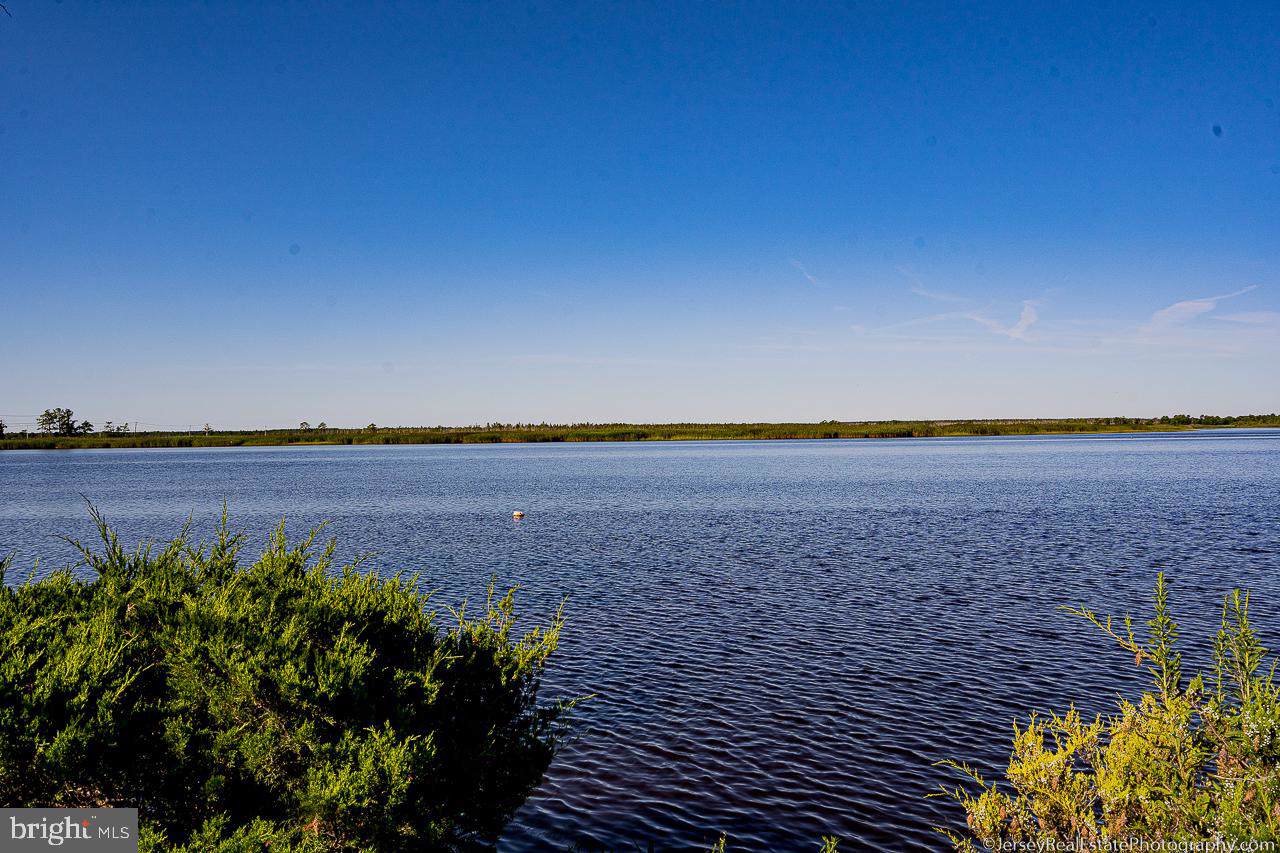 2125 River - Photo 1