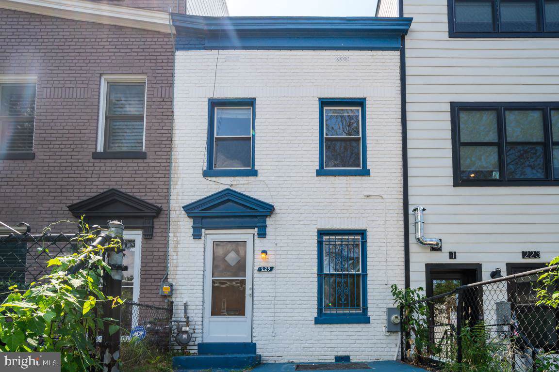 229 17TH Street - Photo 1
