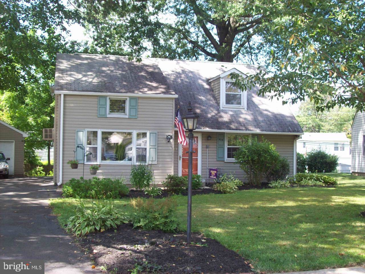 415 Manor Road - Photo 1