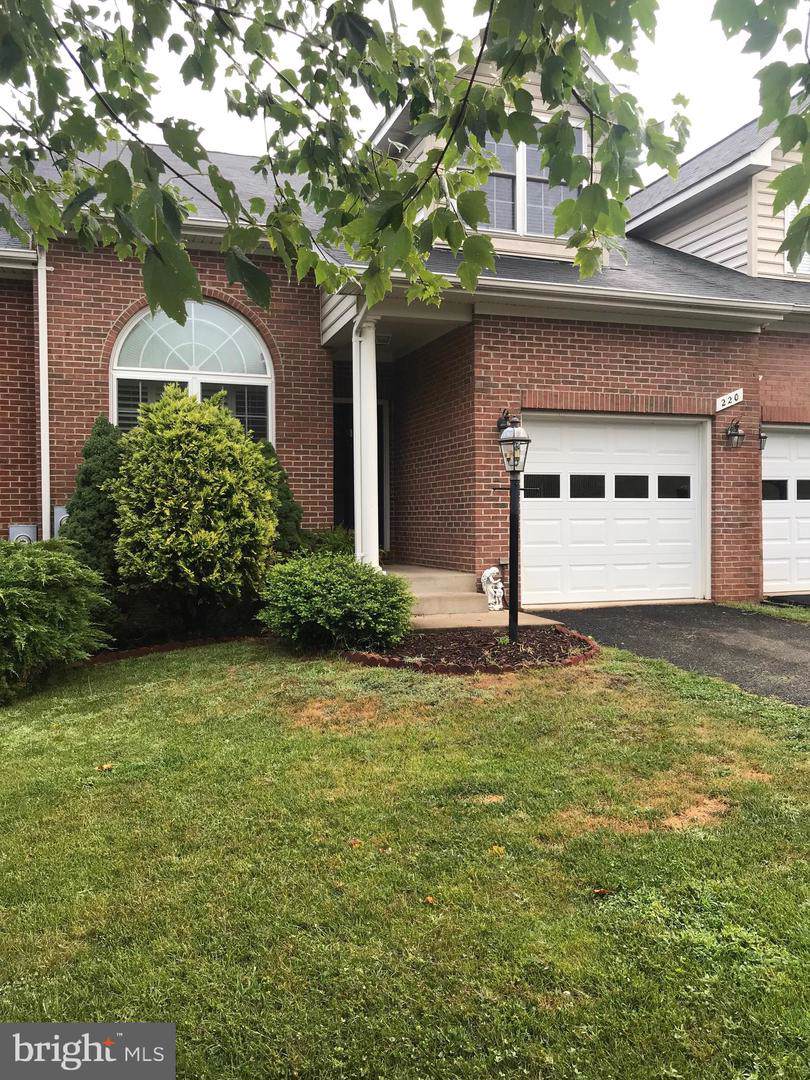 220 Ridge Court - Photo 1