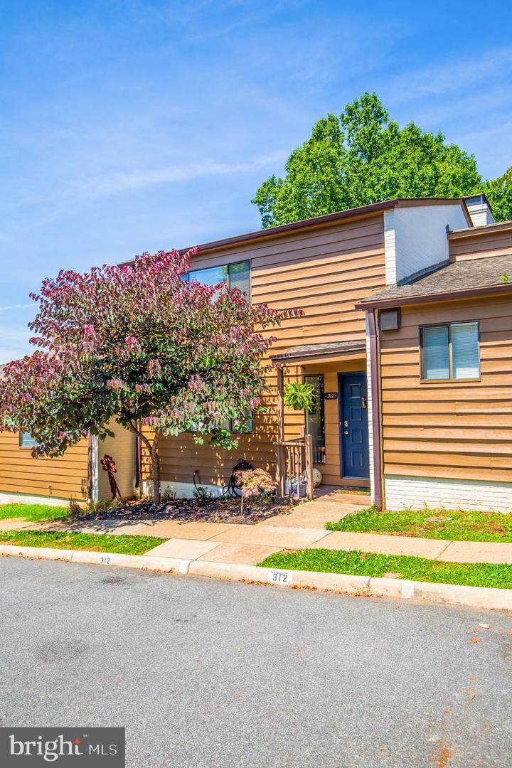 312 Harvest Drive - Photo 1