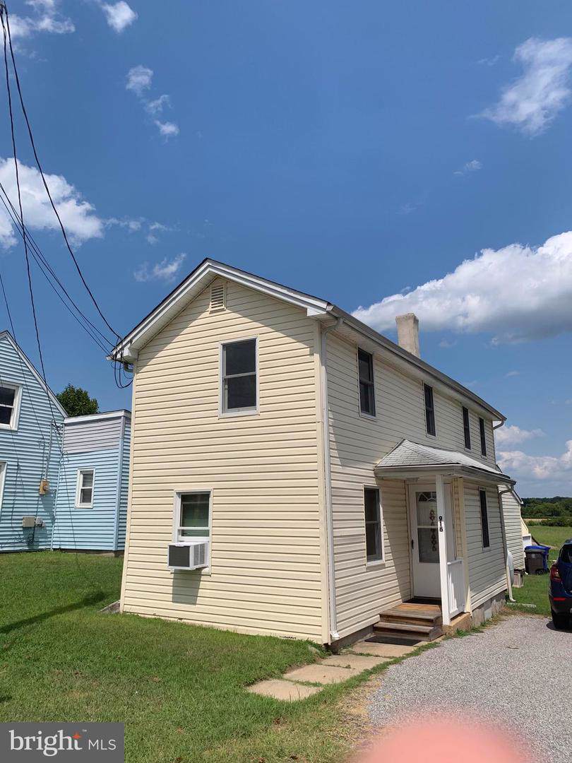 916 Main Street - Photo 1