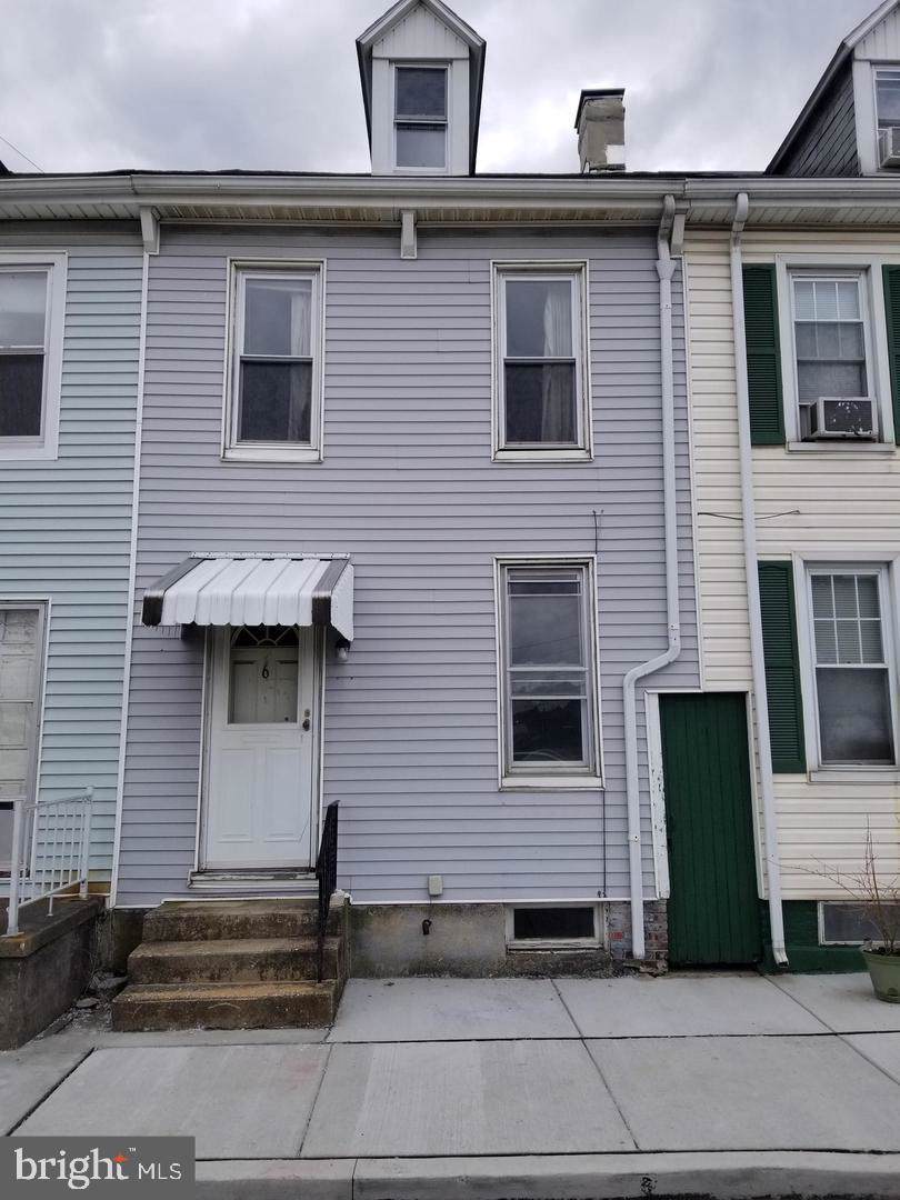760 Wallace Street - Photo 1