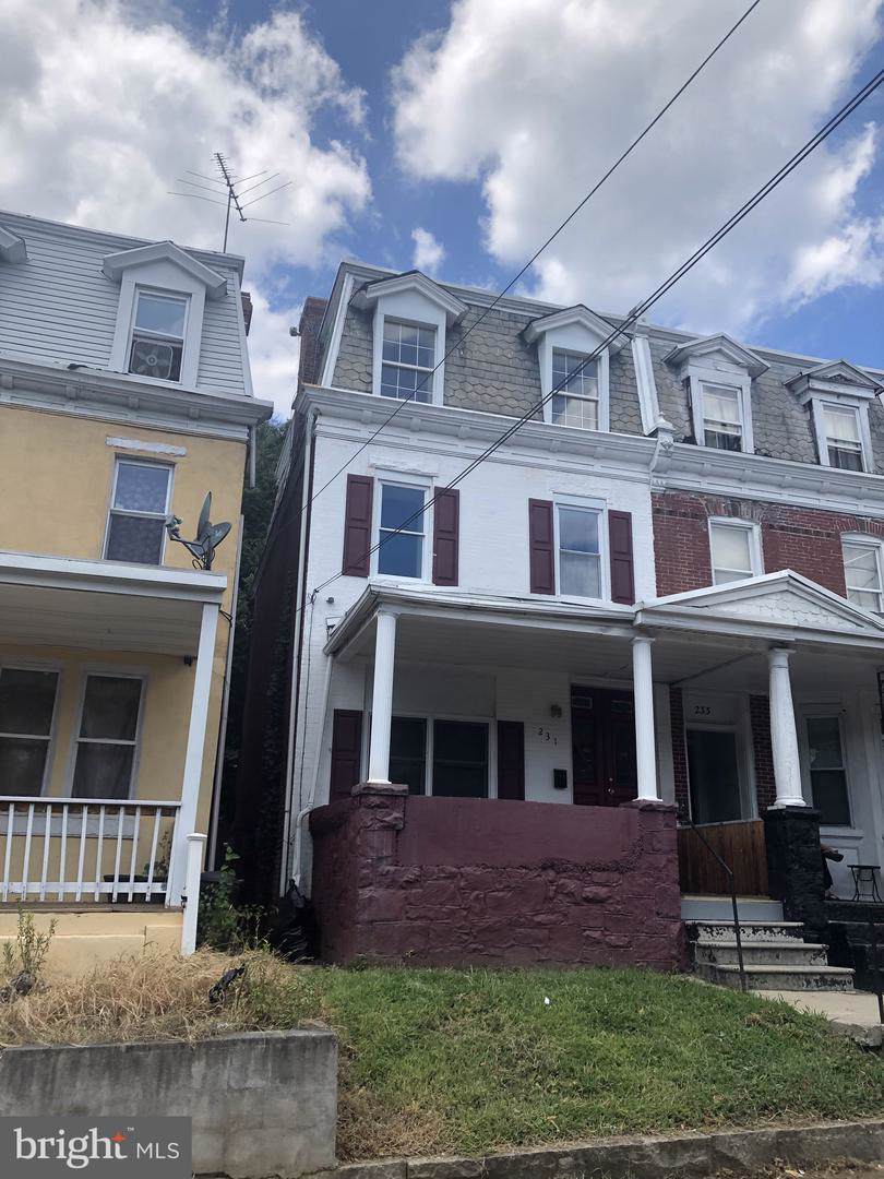 231 Broom Street - Photo 1