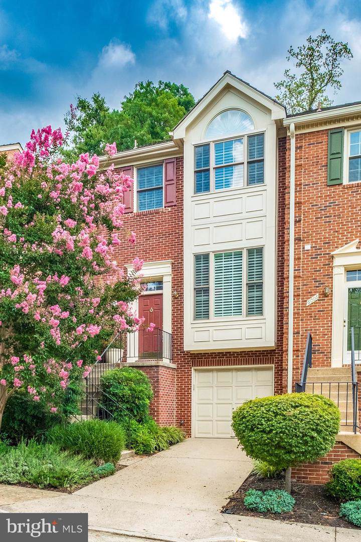 6008 Kelsey Court - Photo 1